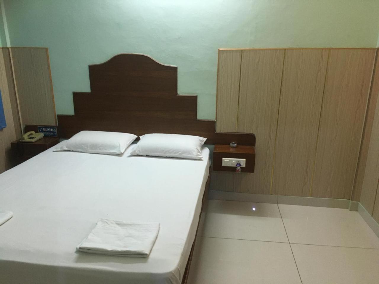 Valli Hotel Thanjavur Exterior foto